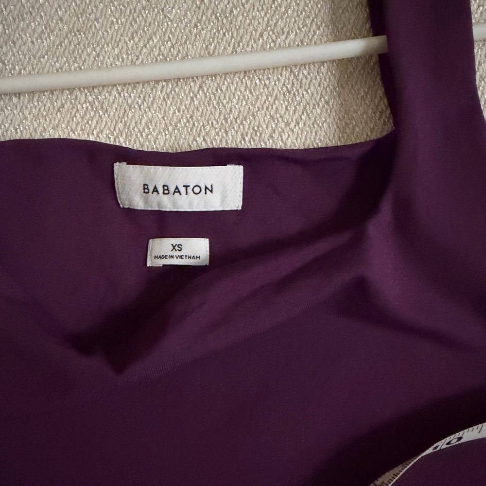 Aritzia Babaton Contour Square Neck Tank (color dewberry purple) - Picture 6 of 7